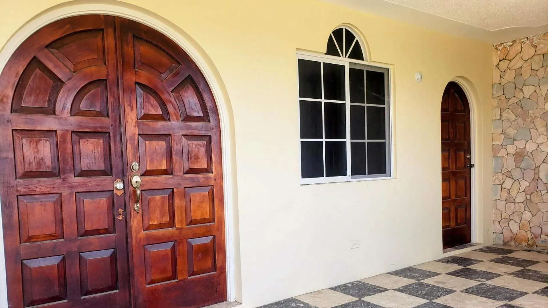 Guest house Comfy Apartments Montego Bay
